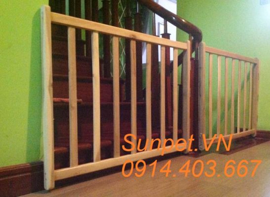 chắn cửa chó mèo bằng gỗ