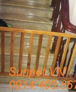 chắn cửa chó mèo bằng gỗ