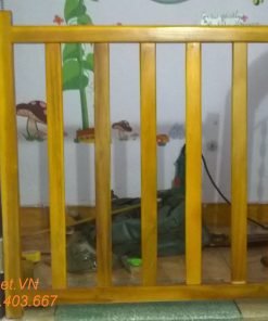 chắn cửa chó mèo bằng gỗ