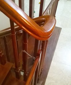 chắn cửa chó mèo bằng gỗ