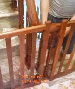 chắn cửa chó mèo bằng gỗ